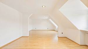 HEGERICH: Wärmepumpe beschlossen - vermietete 2-Zimmer-DG-Wohnung