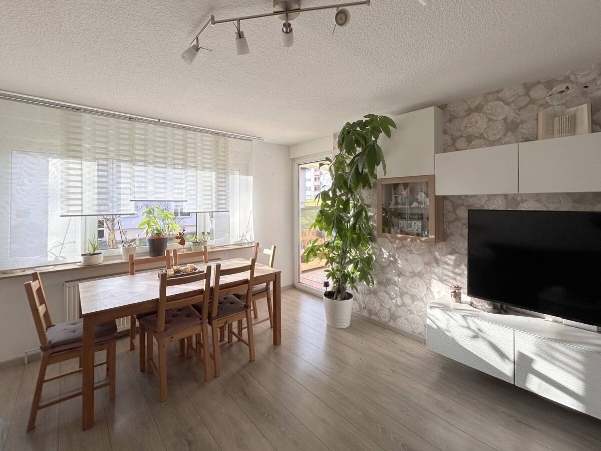 Gepflegte 4,5-Zimmer-Wohnung mit Südwest-Balkon, frei ab 01.07. – Ulm – Vorschaubild 3