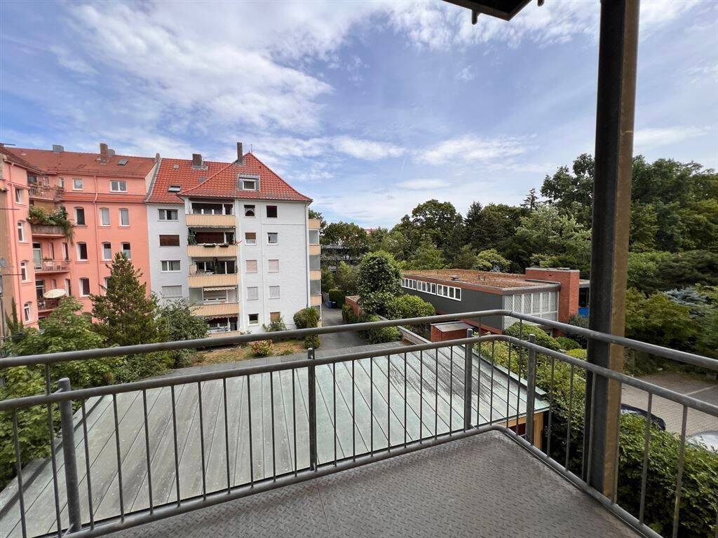 Gesuchte Nordstadtlage! Freie 3-Zi.-Wohnung mit Balkon + Garage! – Nürnberg – Vorschaubild 2