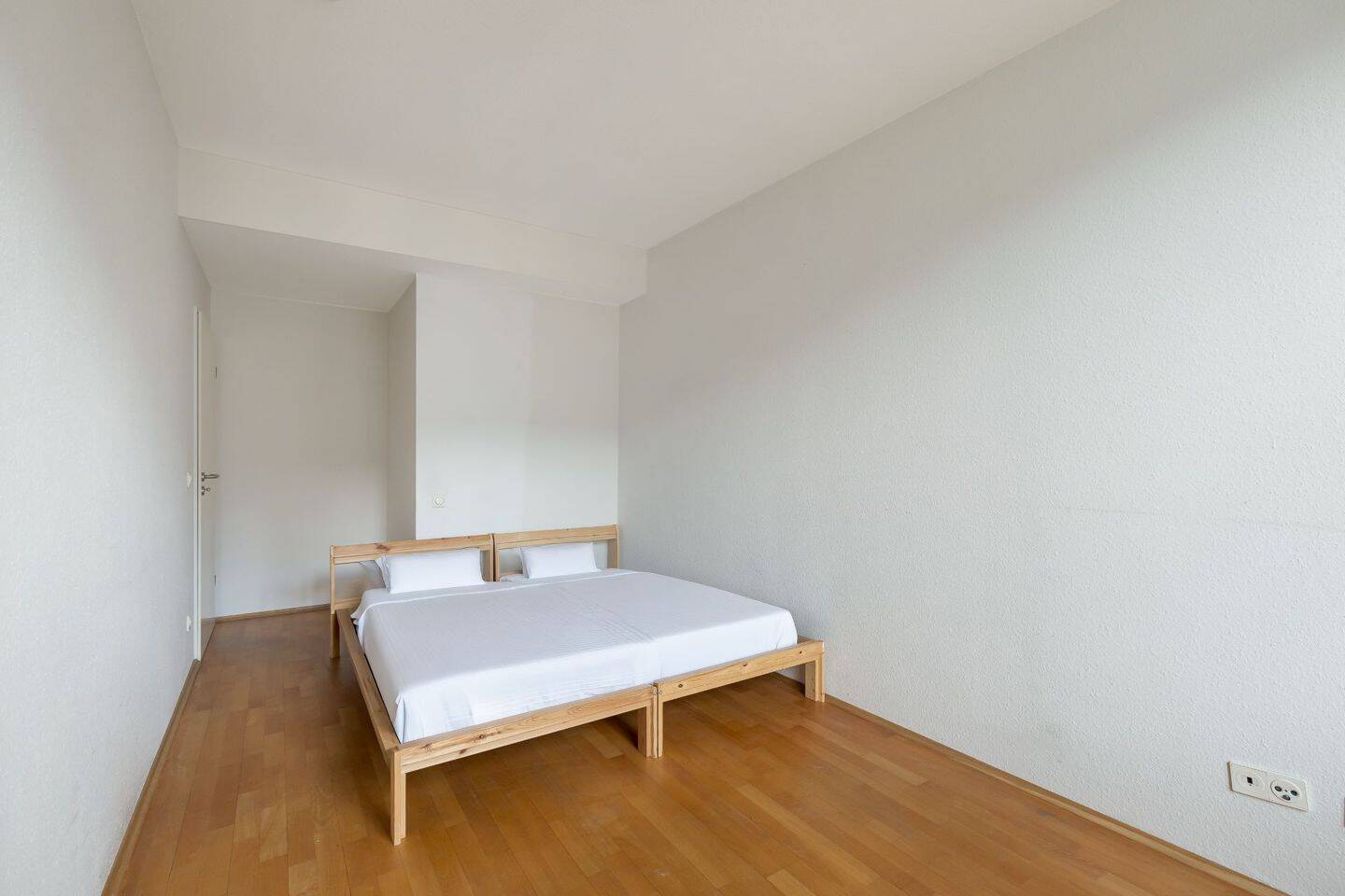 City-Home: Parkett, hohe Decken & Aufzug mitten in Pempelfort (WE10) – Düsseldorf – Vorschaubild 5