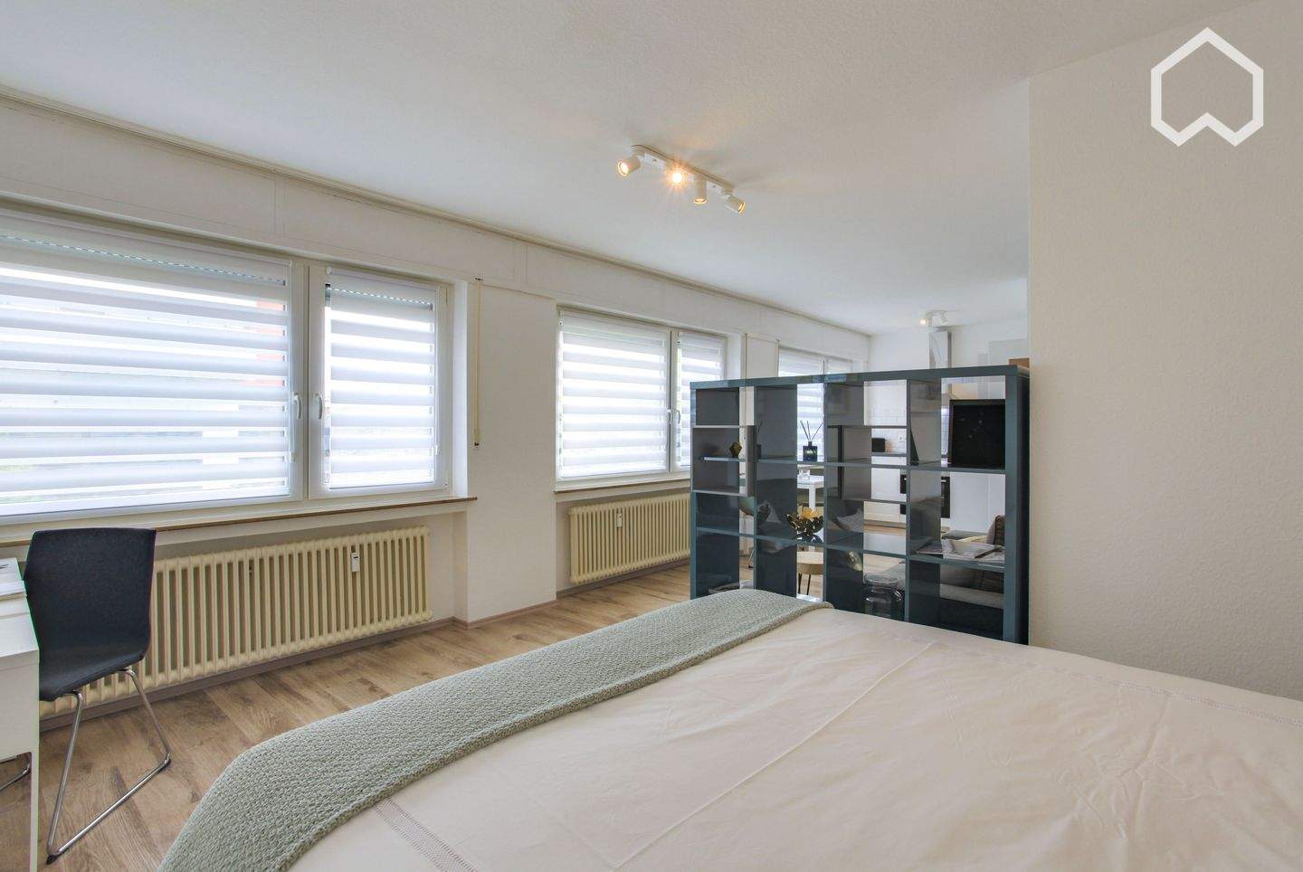 Helles, modisches Apartment 15 Min. mit der Bahn zum Kölner Zentrum (Parkplatz optional) – Leverkusen – Vorschaubild 4