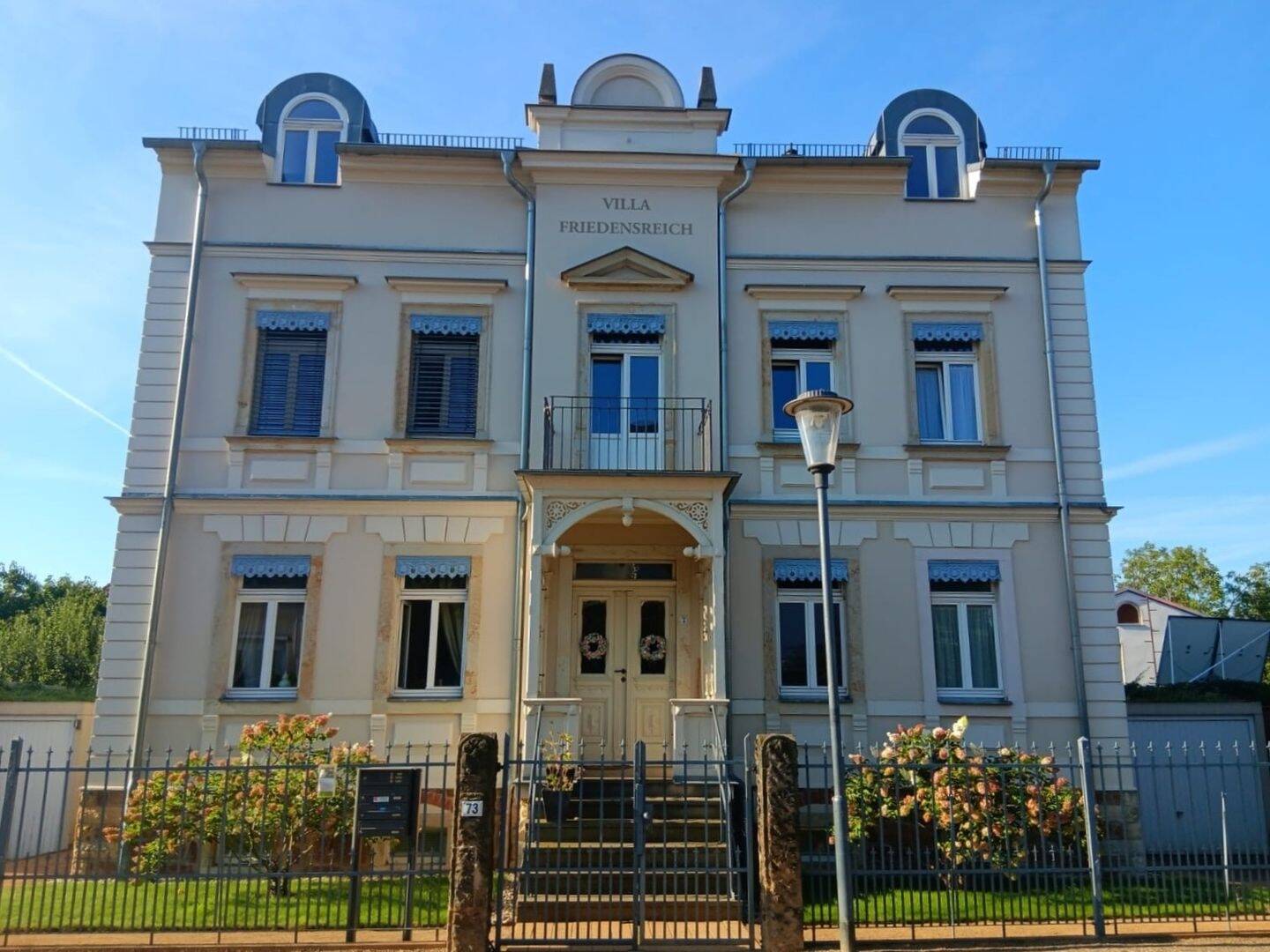 Beindruckende historische Villa Friedensreich in Bestlage von Radebeul – Radebeul – Bild 1 von 9