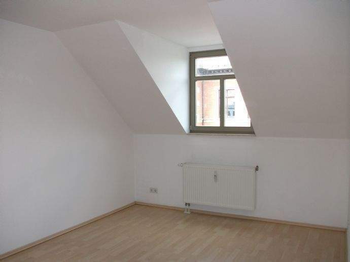Agnesstr. * EBK, Wanne und Laminat...2-Raum-DG-Whg...schick saniert * – Chemnitz – Vorschaubild 9