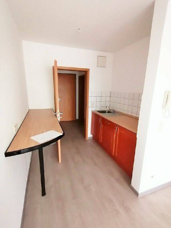 CHARMANTE SINGLEWOHNUNG MIT KÜCHENZEILE... – Chemnitz – Vorschaubild 5