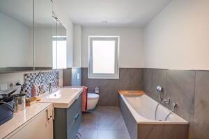 Hochwertige 3-Zimmer-Erdgeschosswohnung mit PKW-Stellplatz und großer Terrasse in begehrter Lage von Bielefeld-Gadderbaum – 33617 Bielefeld – Vorschaubild 5