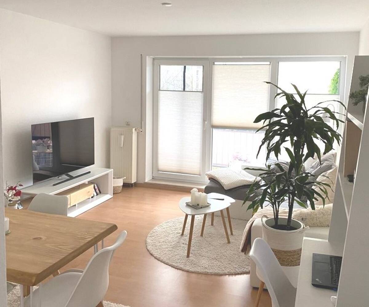 Attraktive 2-Zimmer-Wohnung in Leipzig-Lindenthal mit Balkon – 4158 Leipzig – Bild 1 von 9