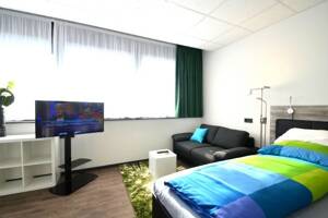 Schönes 1-Zimmer-Penthouse-Apartment, klein & exklusiv, voll ausgestattet, Innenstadt Offenbach