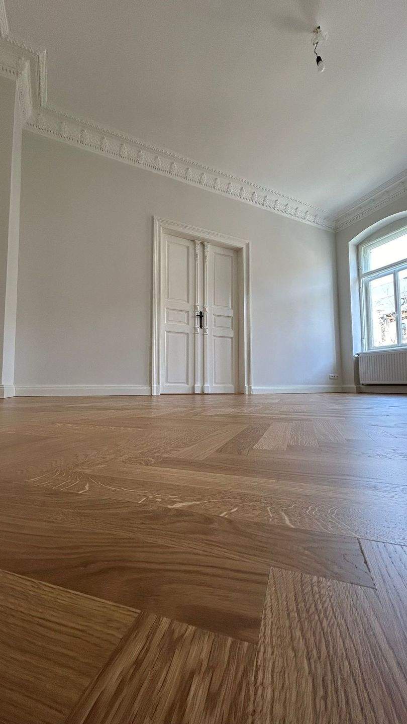 ERSTBEZUG NACH KOMPLETTSANIERUNG +++Hochwertige 3,5-Zimmer- Maisonettewohnung mit Panoramaverglasung+++
