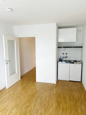 1-Zimmer-Apartment mit Balkon und tollem Blick ins Grüne in Sendling, nur 3 Minuten zur U-Bahn – 81373 München – Vorschaubild 2