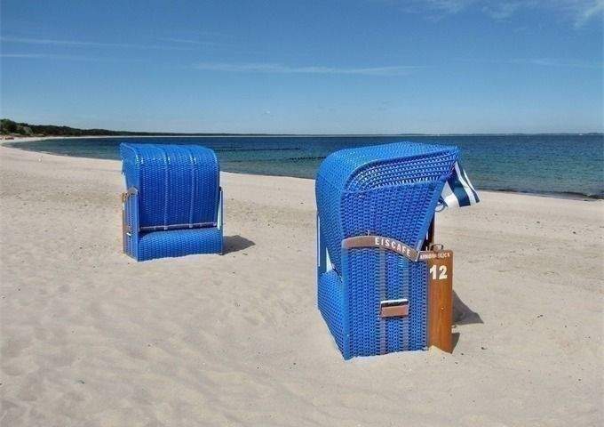 Ferienhaus mit 4 Schlafzimmer großes Grundstück Sauna zwei Bäder zum SCHNÄPPCHENPREIS – Glowe – Vorschaubild 9