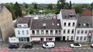 Interessantes Immobilienpaket mit zwei Mehrfamilienhäusern, 39 Garagen und 7 Hallen in zentraler Lage von Krefeld