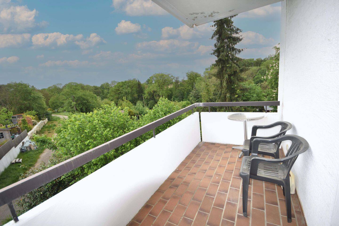 Ruhiges 1-Zi.-Appartement mit tollem S/O-Balkon, unverbaubarem Ausblick und Garage – Stuttgart – Vorschaubild 4