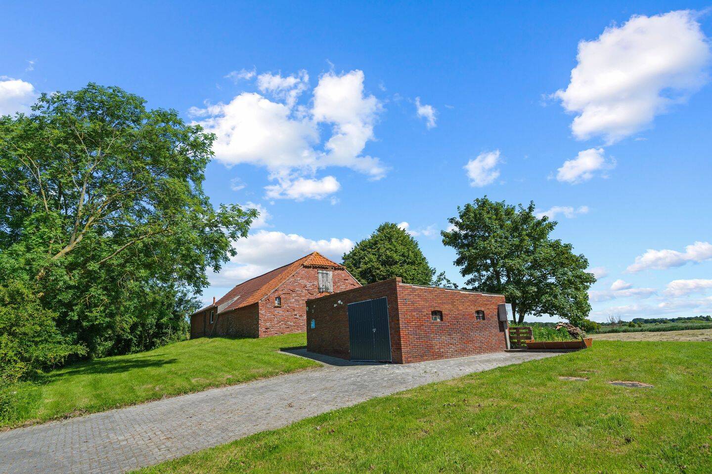 Landhaus mit Charme und großem Entwicklungspotenzial in der Westermarsch – Norden – Vorschaubild 4