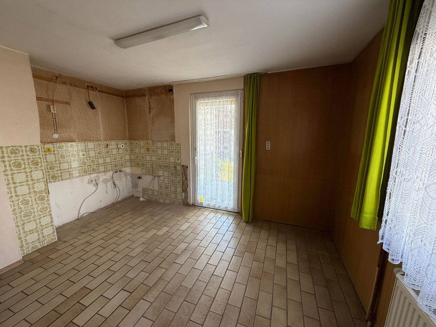 Charmantes Zweifamilienhaus mit großem Garten, Scheune und Ausbaureserve – Gaggenau – Vorschaubild 8