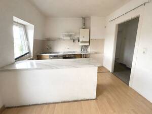 Charmante Dachgeschosswohnung mit 3 Zimmern, Wohnküche & Tageslichtbad – 54290 Trier – Vorschaubild 2