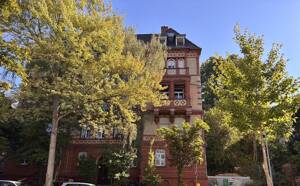 Altbaucharme neu erlebbar. Stilvoll renovierte, großzügige Eigentumswohnung mit ca. 136m² in bester Wiesbadener Lage – 65195 Wiesbaden – Vorschaubild 2