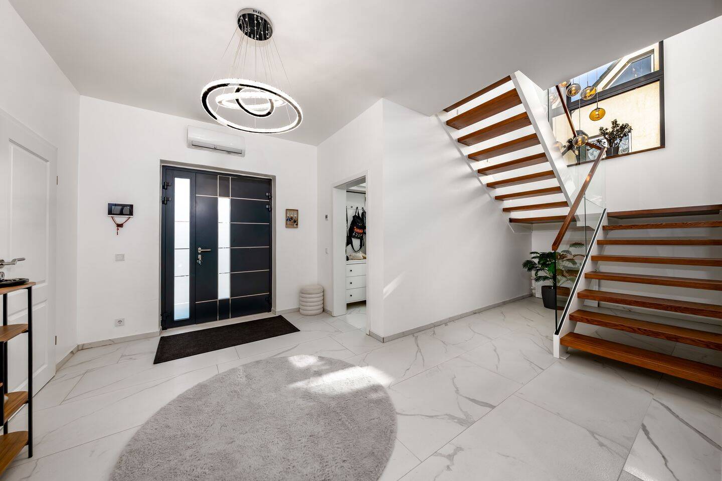 Provisionsfreie Exklusive Neubau-Villa in einzigartiger Naturlage mit Poolhaus – Berlin – Vorschaubild 2