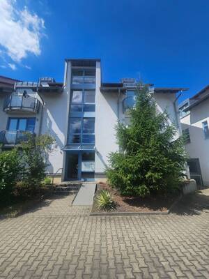 Lichtdurchflutete 1-R-ETW mit offenem Küchen- und Wohnbereich mit EBK & Balkon, TG-SP mgl. – 4178 Leipzig – Vorschaubild 3