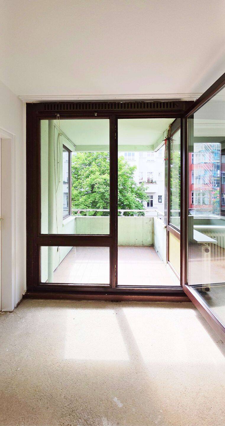 Freie großzügige 3-Zimmer-Wohnung mit 2 Westloggien und Fahrstuhl nur 300 Meter vom Kudamm! – Berlin – Vorschaubild 2