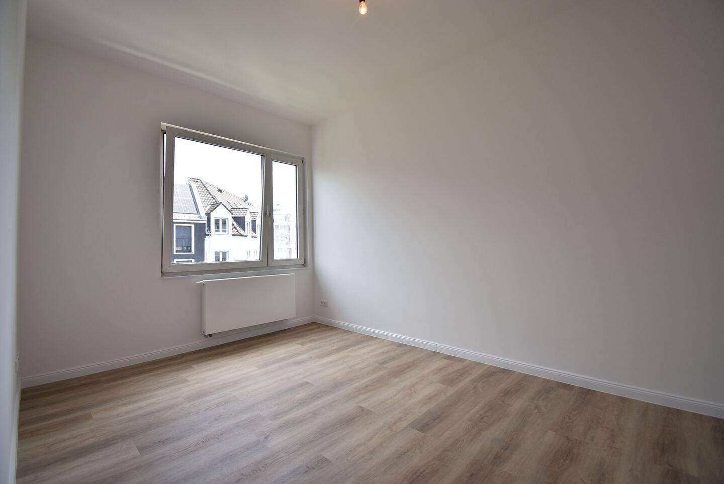 Frisch renoviert! Zentrale 2-Zi-Whg zu vermieten – Düsseldorf – Vorschaubild 7