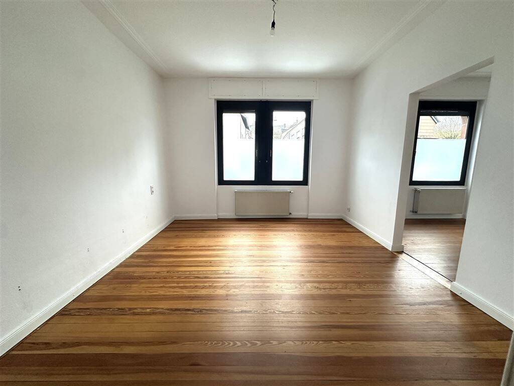 Gemütliches Zweifamilienhaus mit guter Infrastruktur in 66115 Saarbrücken/Malstatt – Saarbrücken – Bild 1 von 8