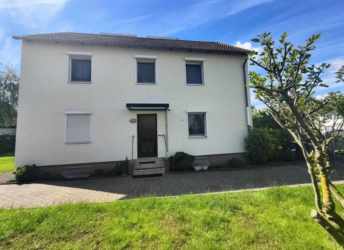 Freistehendes modernisiertes Zweifamilienhaus in Rumpenheim 7,5 Zimmer, 3 Bäder, gr. Garten, Garage – 63075 Offenbach am Main – Bild 1 von 9