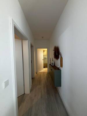 Exklusive 3-Zimmer-Dachgeschosswohnung (96 m²) im Dreifamilienhaus mit Loggia & Einbauküche – 74081 Heilbronn – Vorschaubild 5