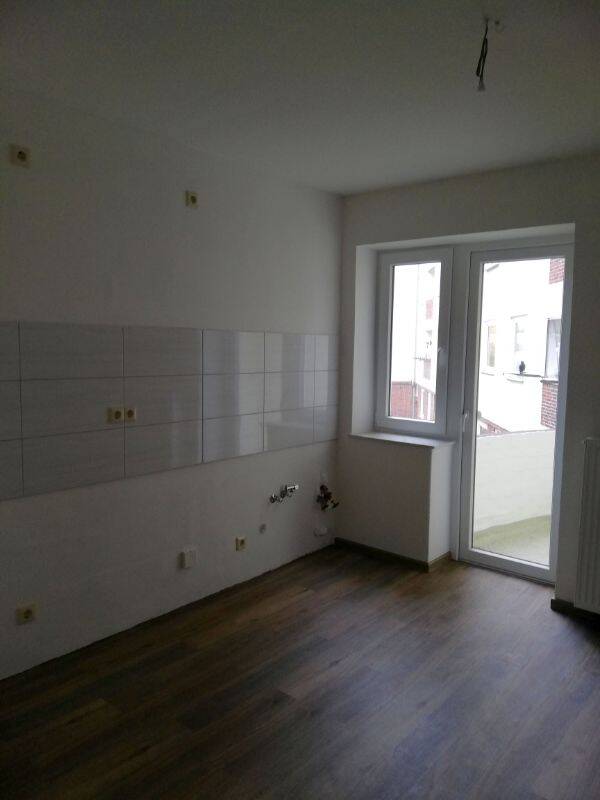 Modernisierte 4-Zimmer-Wohnung mit Balkon in Bremerhaven-Geestemünde! – Bremerhaven – Vorschaubild 3