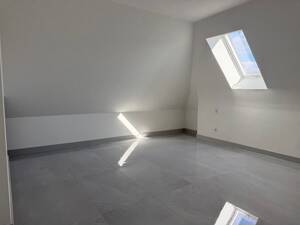 Stilvolle, exklusive 2-Zi-Dachgeschosswohnung mit Balkon und Stellplatz in bevorzugter ruhiger Lage – 23570 Lübeck – Vorschaubild 4