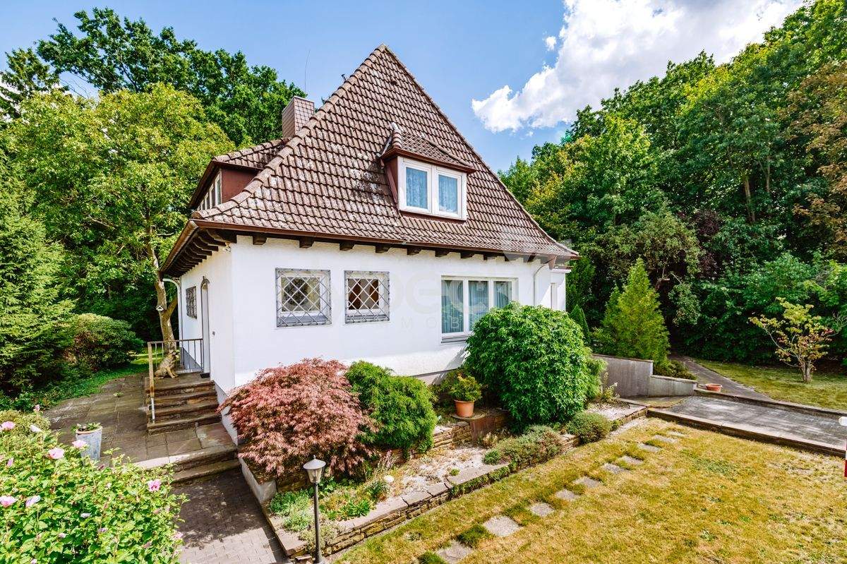 Charaktervolles Familienhaus mit großem Garten und Zukunftspotenzial. – Winsen (Luhe) – Bild 1 von 9