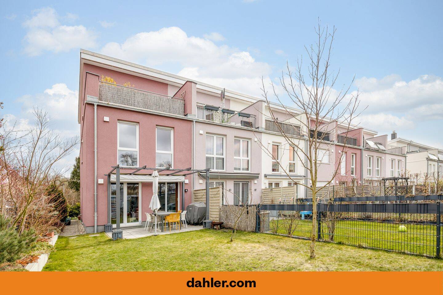Familienfreundliches Neubau-Reihenendhaus in idyllischer Umgebung – Berlin – Bild 1 von 9