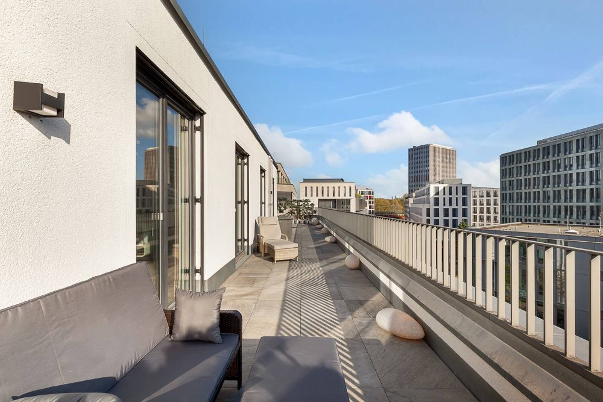 Dachgeschosswohnung in 10623 Berlin mit 119 m² kaufen