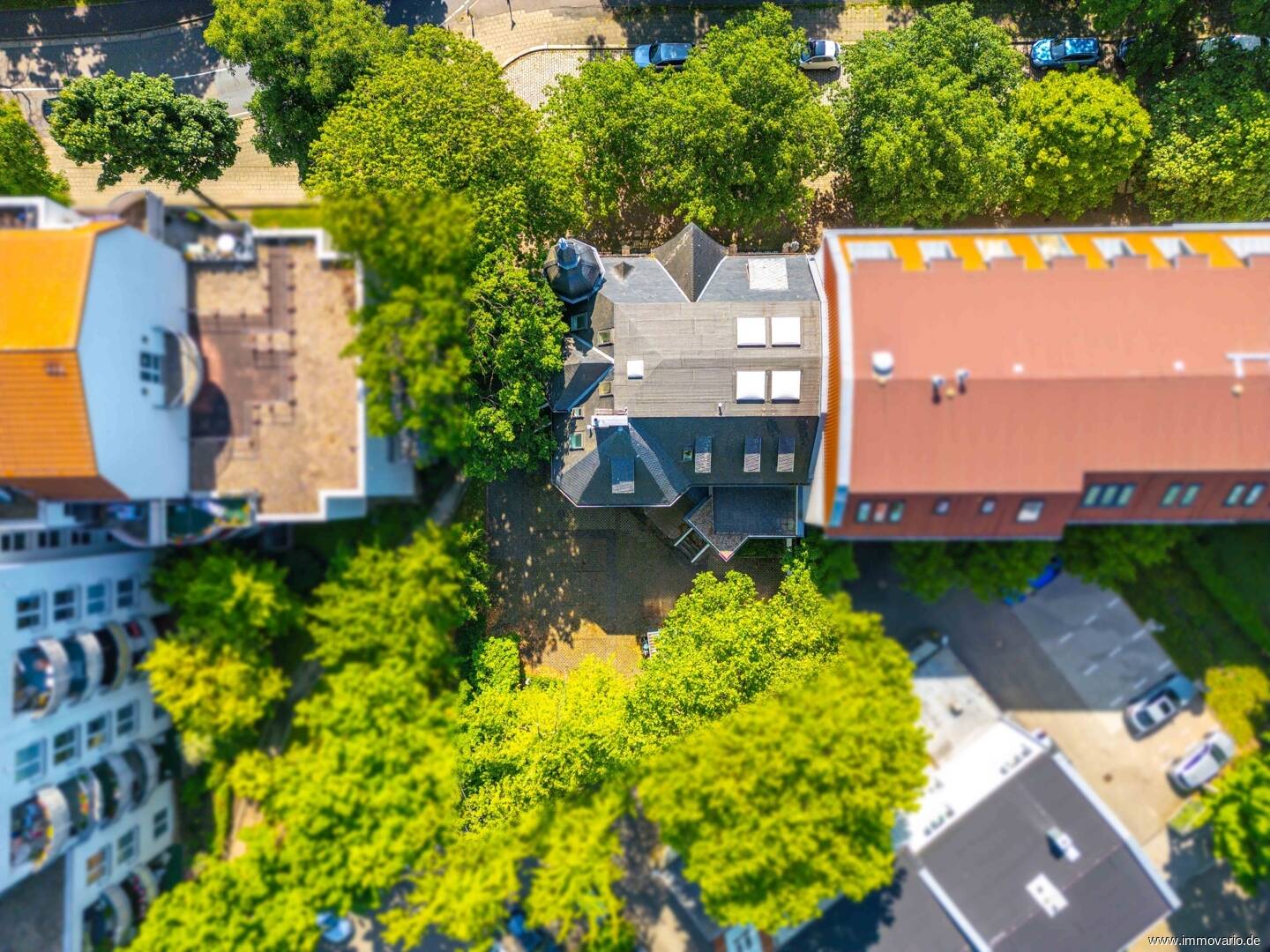 Außergewöhnliche und sanierte Dachgeschoss-Wohnung mit 4 Zimmern und Gäste-WC in Top-Lage! – Magdeburg – Vorschaubild 3
