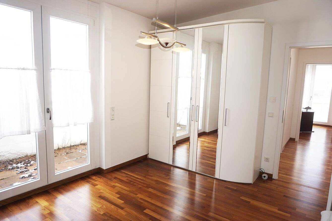 Exklusive 3-Zimmer-DG-Wohnung mit großer Süd-Dachterrasse, EBK, Lift, 2 Bädern und TG in Trudering – München – Vorschaubild 5