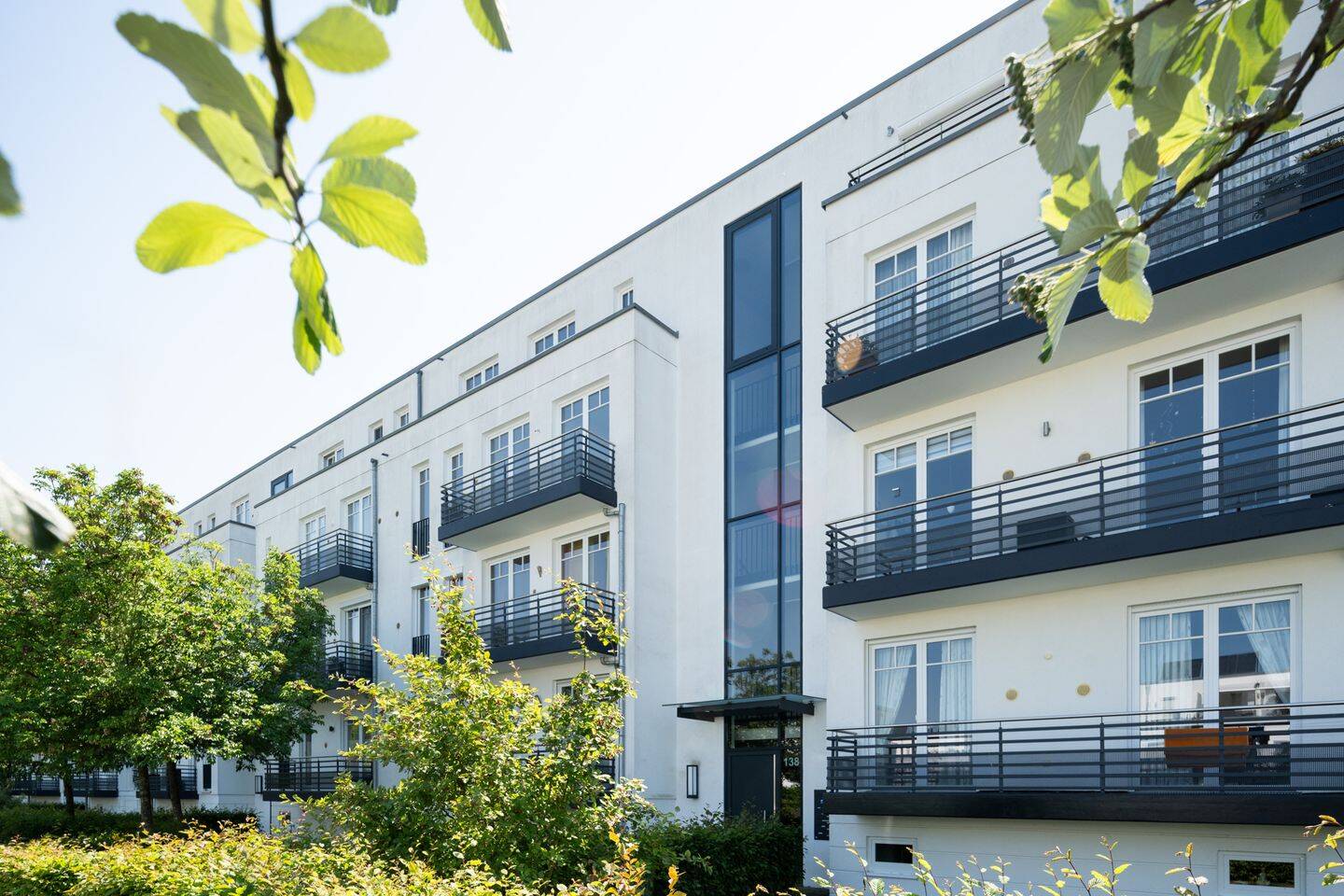 Bezugsfertige stilvolle Eigentumswohnung mit Balkon und Tiefgaragenstellplatz in gepflegter Wohnlage