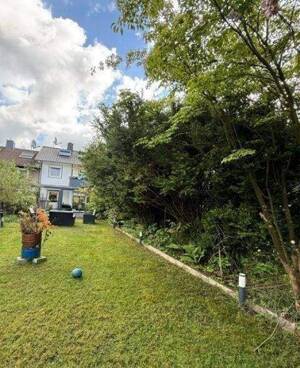 Erstklassiges Familien-Eigenheim mit Terrasse, großem Garten und Doppelgarage! – 44807 Bochum – Vorschaubild 2