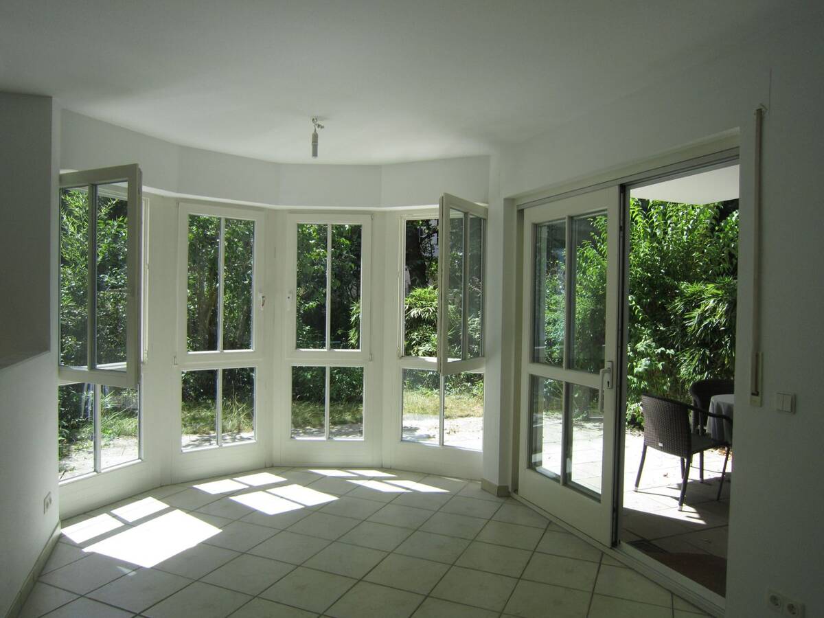 Wunderschöne 2-Zimmerwohnung im EG mit eigenem Gartenanteil und einem Duplexstellplatz (oben) in Alt-Solln. Prov.frei ! – 81479 München – Bild 1 von 9