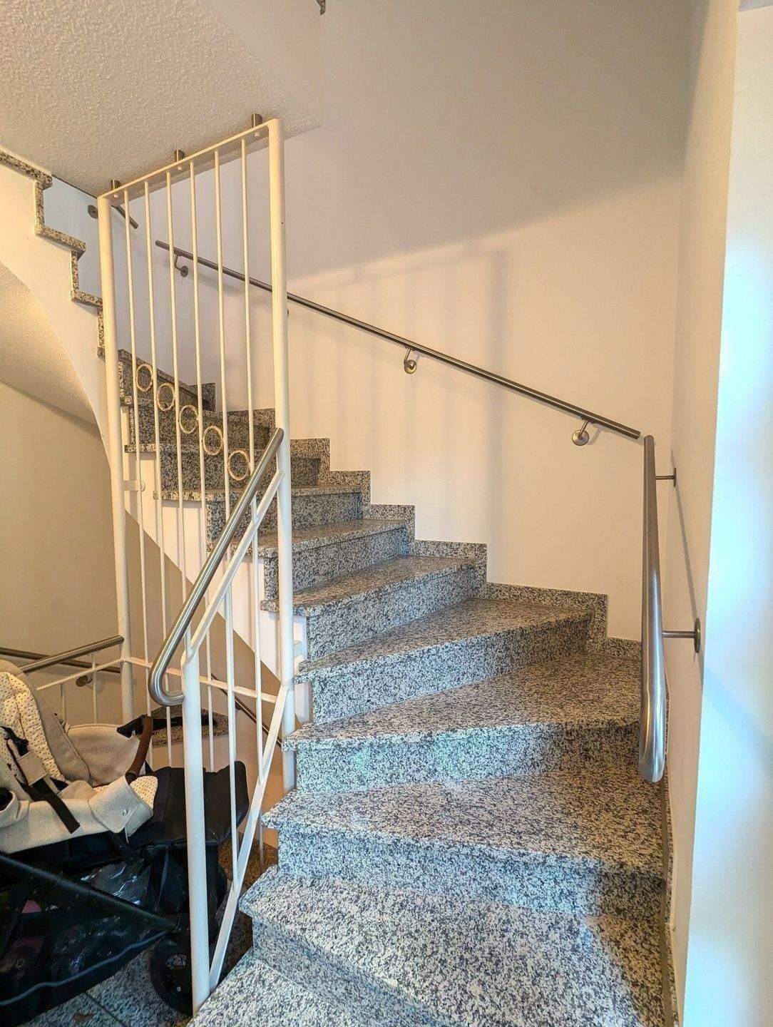 Mehrfamilienhaus mit drei Wohnungen in Top-Zustand, fast neuwertig. – Erlangen – Vorschaubild 7
