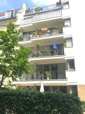 Kombination aus 2 x 2-Zi-Wohnungen mit großer Terrasse und Balkon im 1. OG – 80469 München – Vorschaubild 1
