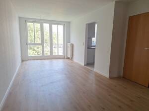 lichtdurchflutete 2 Raumwohnung mit EBK und Balkon – 9126 Chemnitz – Vorschaubild 2