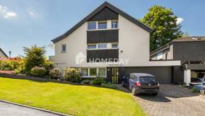 Familienfreundliches Einfamilienhaus mit Sauna, Doppelgarage und schönem Garten