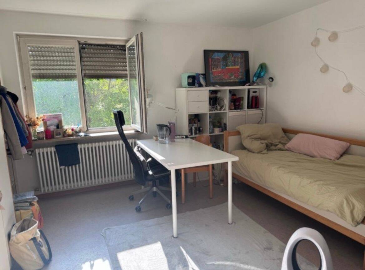 Dringend Nachmieter*in gesucht‼️ Großes Zimmer im Studentenwohnheim ab 01.05 (Georg-Häfner-Haus) – Würzburg – Vorschaubild 2