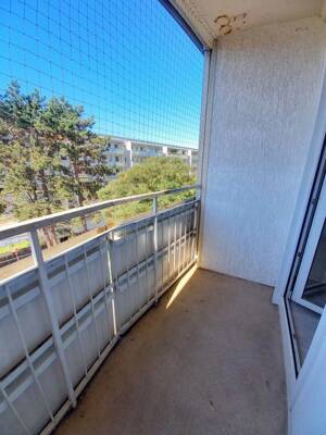 Eine 3 Raumwohnung mit Balkon wartet auf Familien oder eine 2-er WG – 1277 Dresden – Vorschaubild 9