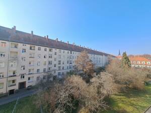 WG gesucht - 3 RWE mit Loggia