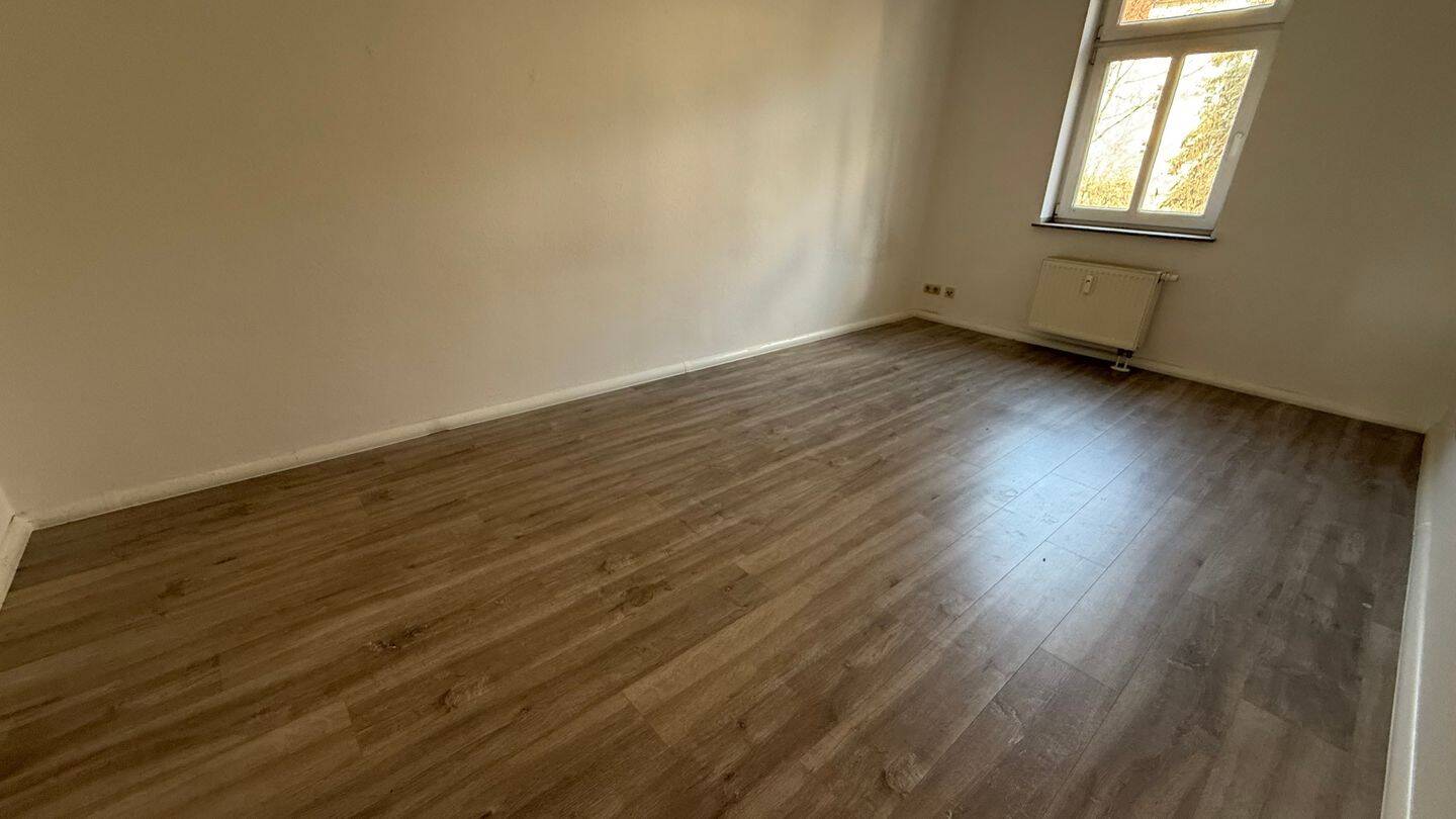 3. OG + Aufzug + großer Balkon + 2er-WG-gerecht ! – Chemnitz – Vorschaubild 6