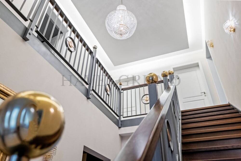 Exklusive Villa mit Einliegerwohnung, Pool und traumhaftem Gartenparadies! – Falkensee – Vorschaubild 5