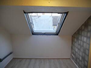 Duisburg-Fahrn: Großzügige 3-Zimmer-Wohnung im Dachgeschoss – 47179 Duisburg – Vorschaubild 5