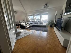 Lichtdurchflutete Dachgeschosswohnung mit offener Küche, Kamin, Tiefgarage und modernem Wohnkomfort – 22045 Hamburg – Vorschaubild 3