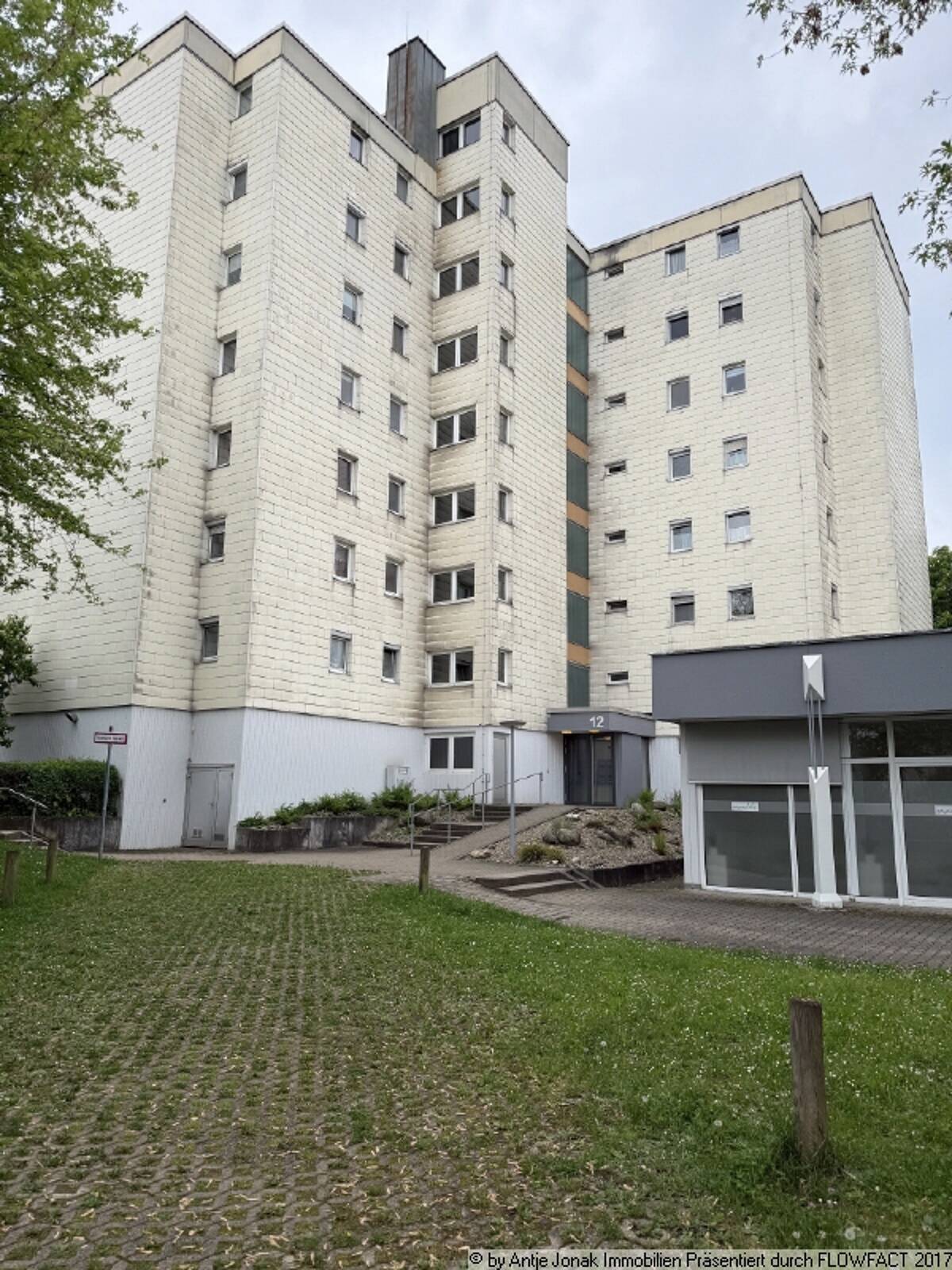 Wohnen mit Weitblick - 3 Zimmer-Wohnung mit sonnigem Balkon in Esslingen-Berkheim – 73734 Esslingen am Neckar – Bild 1 von 8