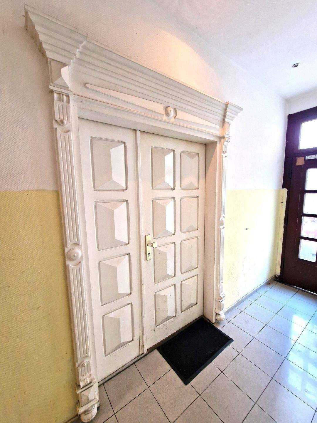 IMWRC – Wichlinghausen bietet gute Anlagemöglichkeit: vermietete EG-Wohnung mit ca. 90 m²! – Wuppertal – Bild 1 von 9